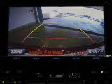 バックガイドモニターで、後方を確認しながら安心して駐車することができます。運転初心者も熟練者も必須の機能ですよ!