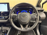 ステアリングスイッチ搭載!手を離さずに手元のスイッチでさまざまな操作が可能。運転中、視線をそらさなくても操作ができて安全です!