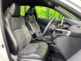 運転席シート廻りは使用感も少なく、良好な状態となっています。前オーナー様が丁寧に使っていたことがよくわかりますね。