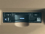 高速道路で便利な【ETC2.0】を装備しています。光ビーコン搭載で渋滞情報などナビゲーションと連動することで機能も充実いたします。他、観光施設に立ち寄るための高速料金割引サービス等もございます。