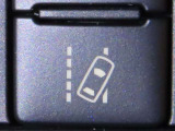 車線逸脱警報装置を装備しております。