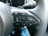 レーダークルーズコントロール(全車速追従機能付)付きです。車速に応じて追従支援してくれるので、ロングドライブも快適です。詳細は販売店スタッフまでおたずねください。