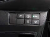 パーキングセンサーや横滑りを防ぐVSA等のスイッチ類は運転席の右側、手の届きやすい位置にあります。
