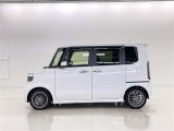 両側パワースライドドア付きだから、狭い駐車スペースなどでの 乗り降りラクラク!小さなお子さまのいるご家庭には嬉しい装備。