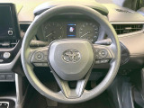インテリアに合わせたデザインのステアリングは、運転される方のことも考え、運転しやすい形状、大きさです。是非一度、実際に触ってお確かめください。