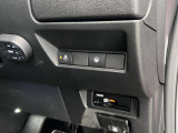 寒い日に重宝するステアリングヒータ付きで、手先から温めます。