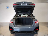 【トランクルーム】十分な容量を確保したトランクルーム。環境へ配慮したスペアタイヤ非搭載のBMW。その分、トランクスペースを有効活用できる様にしてあります。