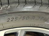 タイヤサイズは【225/40R18】