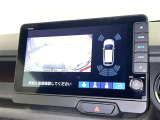 バックモニター付なので後退時に後方が見えるので安心。 車は構造上、死角がたくさんなので万が一を考えると必須ですね。 あくまで補助の為の装備、バックは目視で確認する事が重要ですよ。