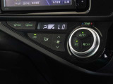 車内を快適に、オートエアコンを装備しています。
