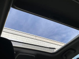 サンルーフ付きです。