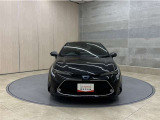 お車購入のポイントとなるフロントマスクです!シャープな目つきが印象的なデザインのヘッドランプです。