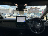 スポティーなデザインのインパネ周りです。全方位で視界が広く、見晴らしも良いので運転しやすいですよ(^_-)-☆