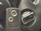 【キーレス】少し離れた場所からでもボタン一つでドアの開錠・施錠ができるのでとっても便利!ドアの鍵穴周りに傷をつけることもありません♪