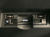 高速道路で便利な【ETC2.0】を装備しています。光ビーコン搭載で渋滞情報などナビゲーションと連動することで機能も充実いたします。他、観光施設に立ち寄るための高速料金割引サービス等もございます。