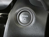 【プッシュスタート】スマートキーを携帯していればキーを取り出さずにドアを施錠&解錠。クルマの始動も可能です♪