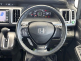 【純正革巻きステアリング】上質な革を使用することで、手にしっかり馴染みとても運転しやすいハンドルです♪
