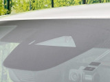 【i-ACTIVESENSE】走行中に前方の車両等を認識し、衝突しそうな時は警報とブレーキで衝突回避と被害軽減をアシスト。より安全にドライブをお楽しみいただけます。