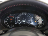 【明るく見やすいメーター】視認性が良く明るく見やすいメーター。運転者にとって見やすいメーターは運転していても疲れないですよね。