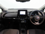 見通しのよいすっきりとした視界で、誰でも運転しやすいです。運転のしやすさは疲れにくさにも繋がりますよ♪