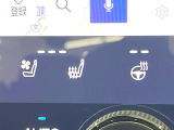 【シートヒーター&ベンチレーション】夏場は涼しい風でお尻や背中の熱やムレを防ぎ、冬はエアコンよりも早く温まってポカポカに!季節を問わず快適に過ごせます。