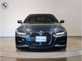BMW代表的な特徴のキドニーグリル。BMWのすべてのモデルに採用され、BMWらしさを強調しております。