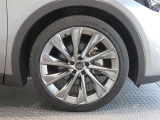 R5年式夏タイヤ225/45R21ダンロップ製です。