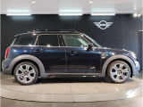 ☆MINIの車の始まりは大人四人がギリギリ乗れるコンパクトな車です!!今となっては3ナンバーですが、もともとは5ナンバーの車でした!!