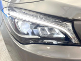 ●LEDヘッドライト:夜間走行時も良好な視界を確保し安心して運転できる高輝度LEDヘッドライトを装備!点灯速度が早く、消費電力も抑えられています。