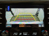 バックモニターで、後方を確認しながら安心して駐車することができます。運転初心者も熟練者も必須の機能ですよ!