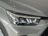 LEDヘッドライトです。デザイン性がよくとても明るいので、夜間の走行や悪天候でも安心です。しかも長寿命!