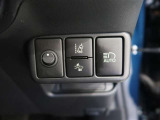 オートマチックハイビームとは、先行車や対向車のライトを認識し、ハイビームとロービームを自動で切り替える機能です。夜道の視界を確保します。詳細は販売店スタッフまでおたずねください。