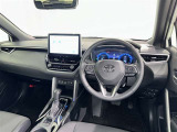 運転席まわりです。 各操作スイッチは使いやすい位置に配置されてます。