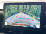 【バックカメラ】駐車時に後方がリアルタイム映像で確認できます。大型商業施設や立体駐車場での駐車時や、夜間のバック時に大活躍!運転スキルに関わらず、今や必須となった装備のひとつです!