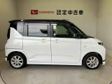 車両右側面からの写真になります。車をご覧になりたい時はお気軽に最寄りの店舗へご相談下さい。