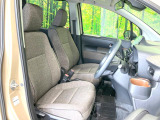 運転席シート廻りは使用感も少なく、良好な状態となっています。丁寧に使われていたことがよくわかりますね。