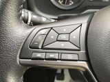 【ステアリングスイッチ】ステアリングを握ったままオーディオ等がコントロール出来ますので、利便性だけでなく事故防止にも繋がります。