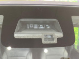【スズキ セーフティサポート】走行中に前方の車両等を認識し、衝突しそうな時は警報とブレーキで衝突回避と被害軽減をアシスト。より安全にドライブをお楽しみいただけます。