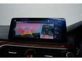 Apple CarPlay/Android Autoにワイヤレス対応。ケーブル不要で乗り込むだけで接続され、普段お使いのアプリがそのまま大画面で利用できます。