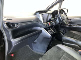 前方の見通しが良いすっきりした視界、誰でも扱いやすく運転できます。疲れにくく安心ドライブを更に快適なものにします!
