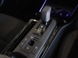 電動パーキングブレーキ・ブレーキホールドを装備してます。ホールド機能は信号待ちが多い一般道で疲労軽減になり、大好評です!