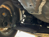 お車を安心してお乗りいただく為には、足回りの定期点検が欠かせません。サービスサポート(有償保証)では無料点検もご提供しており、安心のカーライフをお過ごしいただけるサポート体制が整っています。