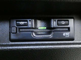 ETC車載機です。高速・有料道路の料金をキャッシュレスでスムーズに通過できます。