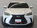 室内外はもちろん、ニオイの元となるフロアカーペットまで消臭・除菌を実施。中古車を気持ちよくお乗りいただけるクリーニングサービスです。詳細は販売店スタッフまでおたずねください。