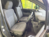 運転席シート廻りは使用感も少なく、良好な状態となっています。丁寧に使われていたことがよくわかりますね。
