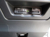 見栄えよくすっきりと収まるETC車載器です。高速道路の料金所をスムーズに通過でき、快適なドライブをサポートします。(※支払総額にセットアップ費用は含まれておりません。)