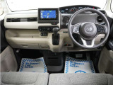 運転にかかわる様々な操作を安全に行えるように視点移動が少なく、操作性に配慮されたスイッチ類が凝縮されたコクピットです。