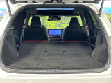 積み下ろしのしやすいデッキにはたっぷりと荷物を積み込んでいただけます。遊びから仕事まで、様々なシーンで頼れます♪