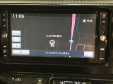 純正ナビを装備。タッチパネル式で使いやすく、お出かけもラクラクです。