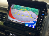 【バックカメラ】駐車時に後方がリアルタイム映像で確認できます。大型商業施設や立体駐車場での駐車時や、夜間のバック時に大活躍!運転スキルに関わらず、今や必須となった装備のひとつです!